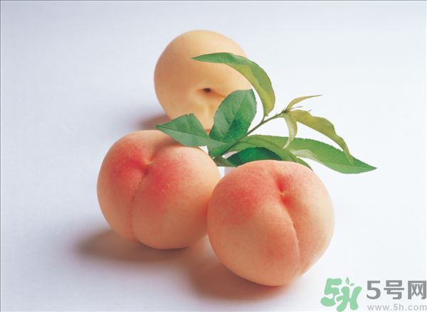 桃子跟什么不能一起吃？桃子跟什么相克？