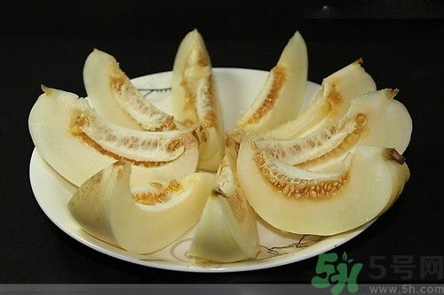 香瓜皮可以吃嗎?想瓜皮怎么吃好 香瓜皮可以吃嗎?想瓜皮怎么吃好