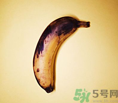香蕉皮有黑點(diǎn)還能吃嗎？香蕉怎么保存不變黑？
