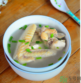 煲湯用什么鍋好？燉雞湯用什么鍋好呢？