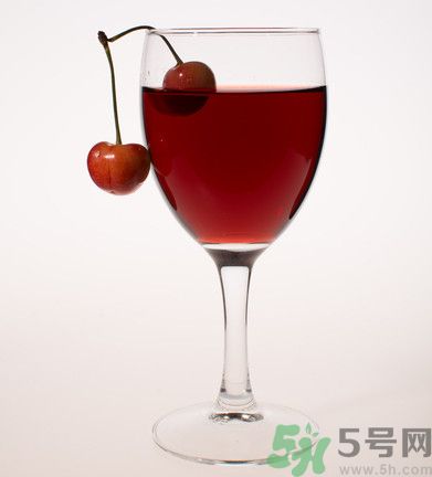 櫻桃泡酒能治療痛風(fēng)嗎？櫻桃泡酒能喝嗎？