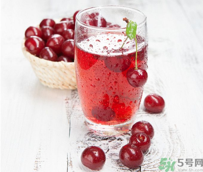 櫻桃泡酒能治療痛風(fēng)嗎？櫻桃泡酒能喝嗎？