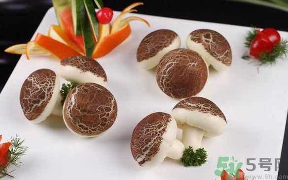 蘑菇能生吃嗎？蘑菇生吃會中毒嗎？