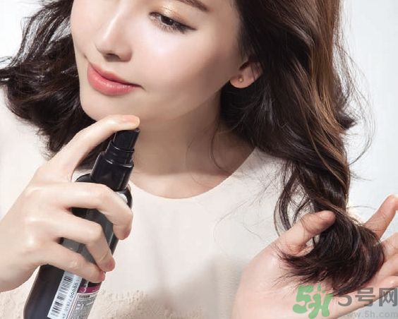 中長微卷鮑伯頭怎么弄？大人味浪漫鮑伯頭