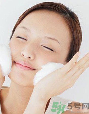 詩(shī)莉薇石斛.水漾肌活潔面膏適合什么膚質(zhì)？詩(shī)莉薇石斛.水漾肌活潔面膏好用嗎？