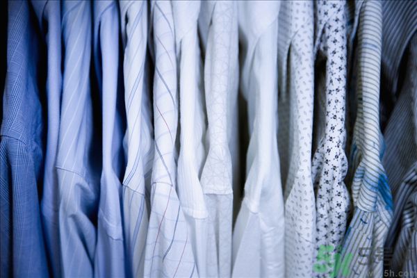 什么面料不容易皺？如何挑選不易皺的衣服？