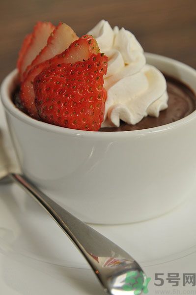 冰淇淋和什么最配？冰淇淋和什么一起搭配好吃？