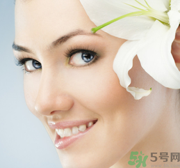 靚彩伊人氨基酸滋養(yǎng)潔面乳怎么樣？靚彩伊人氨基酸滋養(yǎng)潔面乳好用嗎？