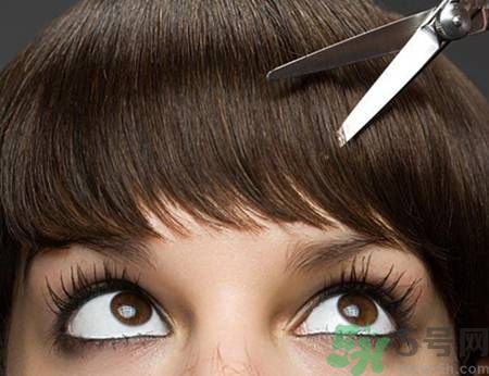 女生頭發(fā)太厚怎么辦?頭發(fā)太多太厚適合什么發(fā)型 女生頭發(fā)太厚怎么辦?頭發(fā)太多太厚適合什么發(fā)型