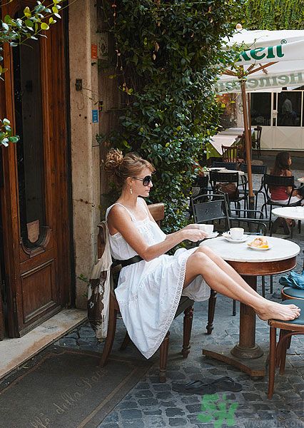 O型腿是什么樣的？O型腿怎樣矯治？