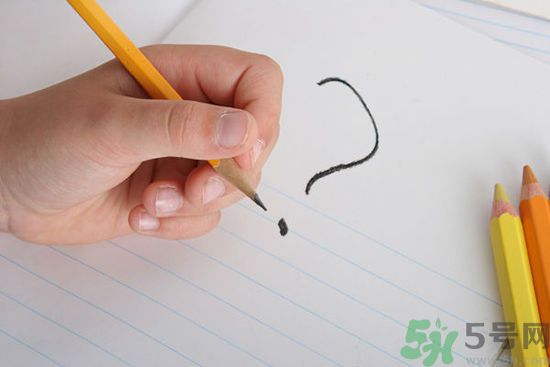 左撇子真的更聰明嗎？左撇子的優(yōu)勢與劣勢