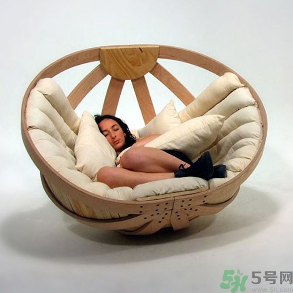 一個人適合什么樣的沙發(fā)？選購沙發(fā)要注意什么？