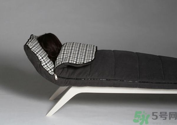 一個人適合什么樣的沙發(fā)？選購沙發(fā)要注意什么？