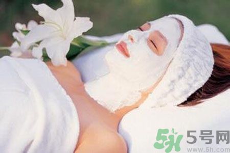 皮膚出油吃什么好？皮膚出油應(yīng)該吃什么？