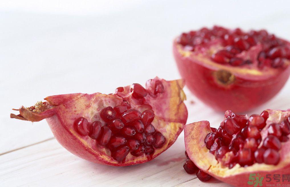 石榴皮煮水能治拉肚子嗎？石榴皮煮水治拉肚子好嗎？