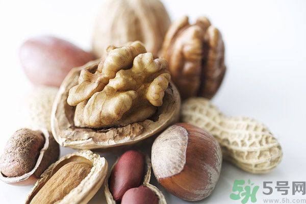 吃堅(jiān)果有什么好處？吃堅(jiān)果要注意什么？