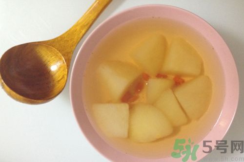 梨和蜂蜜能一起吃嗎?梨和蜂蜜一起蒸是不是可以治咳嗽 梨和蜂蜜能一起吃嗎?梨和蜂蜜一起蒸是不是可以治咳嗽