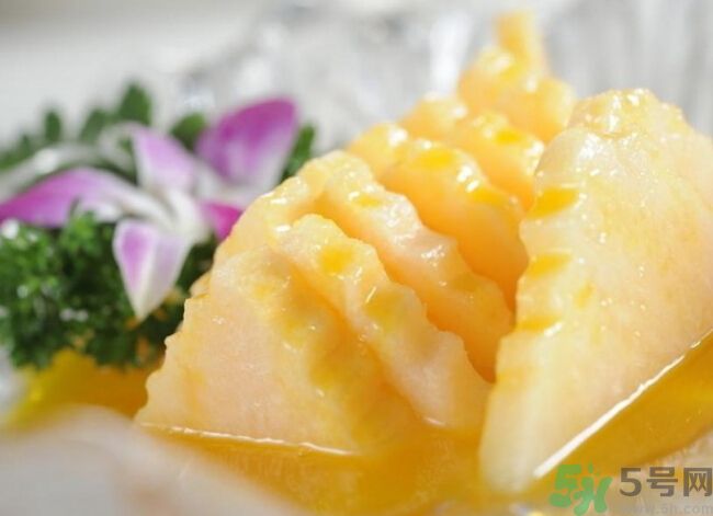 菠蘿里面發(fā)黑是為什么？發(fā)黑的菠蘿能吃嗎？