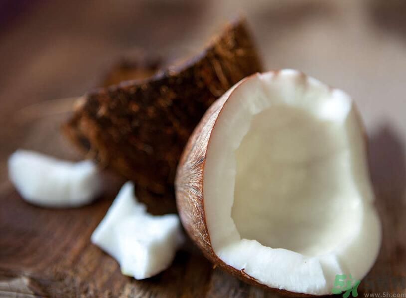 椰子能帶上飛機(jī)嗎？坐飛機(jī)能帶椰子嗎?