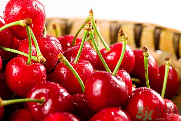 櫻桃吃多了會(huì)中毒嗎？櫻桃吃多了會(huì)拉肚子嗎？