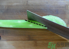 萵苣怎么切片?萵苣怎么切成菱形?.png 萵苣怎么切片?萵苣怎么切成菱形?.png