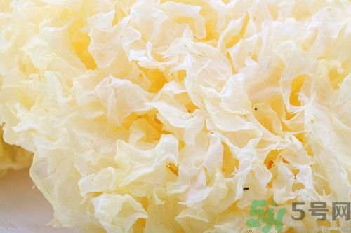 銀耳湯可以隔夜喝嗎?煮熟的銀耳湯能放多久 銀耳湯可以隔夜喝嗎?煮熟的銀耳湯能放多久