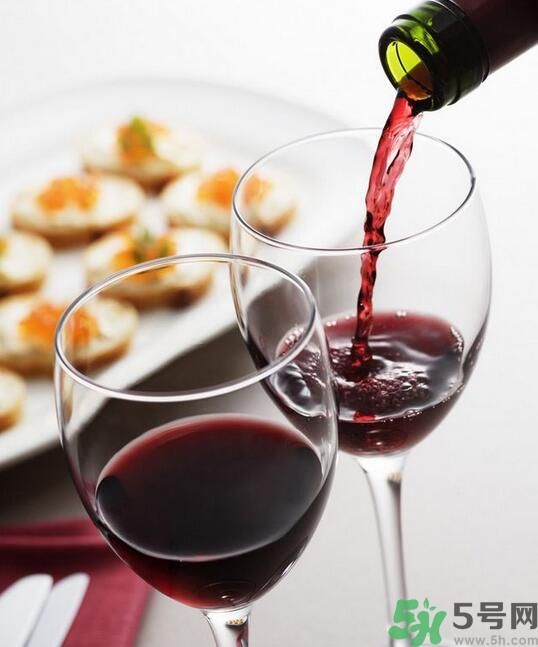 喝紅酒可以美容嗎？喝紅酒有什么好處？