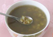 綠豆湯是什么顏色的?綠豆湯是紅色的嗎?