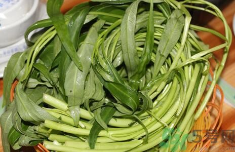 炒空心菜發(fā)黑怎么辦？空心菜怎么炒不發(fā)黑？