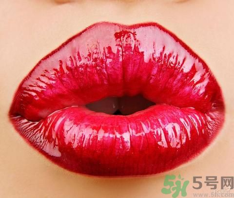 嘴里有潰瘍怎么辦？口腔潰瘍吃什么好？