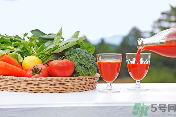 蔬菜汁可以使皮膚變白嗎？蔬菜汁加熱能當(dāng)護(hù)膚水用嗎？