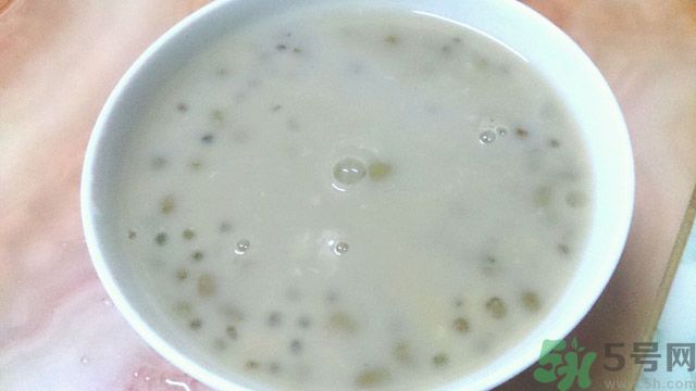 紅色的綠豆湯能喝嗎？綠豆湯變紅還能喝嗎？