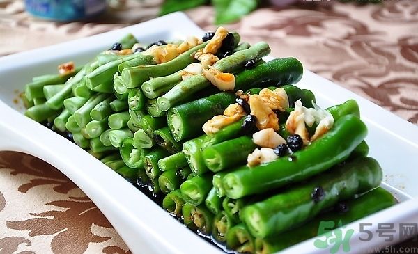 四季豆早期中毒的癥狀有哪些？吃四季豆中毒了怎么辦？