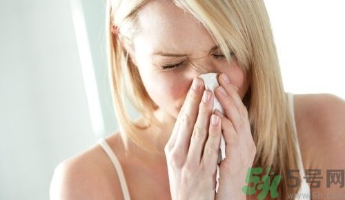 夏天感冒是風(fēng)熱還是風(fēng)寒?夏天感冒怎么好的快 夏天感冒是風(fēng)熱還是風(fēng)寒?夏天感冒怎么好的快