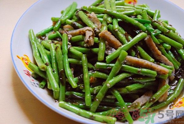 豆角沒熟可以吃嗎？吃沒熟的豆角會中毒嗎？