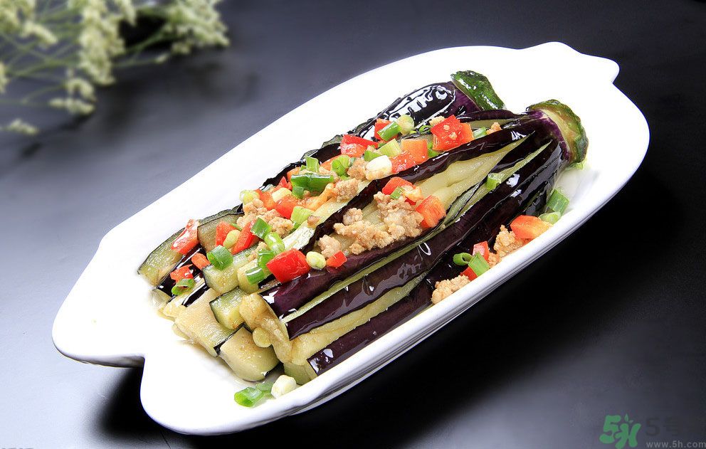 如何炒茄子不變色呢？怎么炒茄子才能不變色？