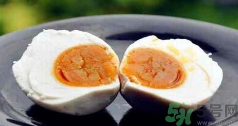 吃咸鴨蛋會(huì)上火嗎？吃咸鴨蛋可以降火嗎？