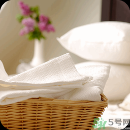 衣服上沾到油漬怎么洗干凈？衣服上有油漬要怎么辦？