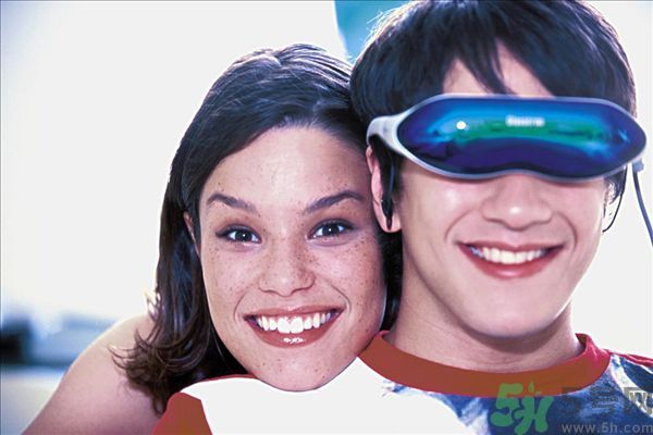 4k vr眼鏡對(duì)眼睛有損傷嗎？4k vr眼鏡對(duì)眼睛危害有哪些
