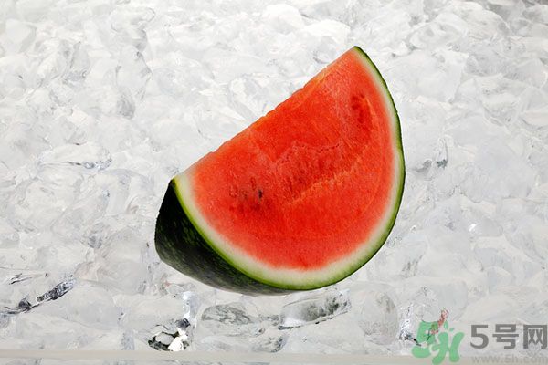 西瓜放冰箱可以放幾天？西瓜放冰箱隔夜能吃嗎？