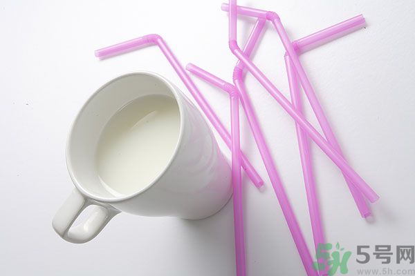 夏天運動后吃西瓜好嗎？夏天運動后喝什么解暑？