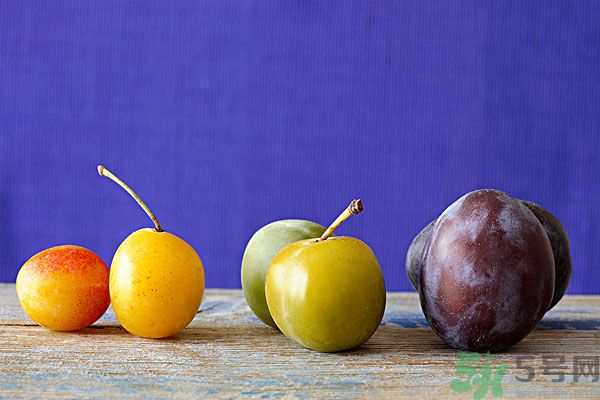 夏天運動后吃西瓜好嗎？夏天運動后喝什么解暑？