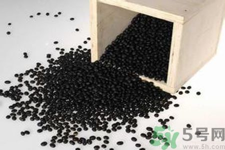 寶寶吃黑豆 寶寶吃黑豆