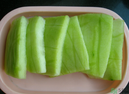 西瓜皮能敷臉嗎？怎么用西瓜皮敷臉？