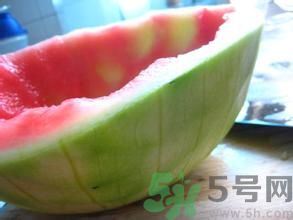 西瓜皮能敷臉嗎？怎么用西瓜皮敷臉？