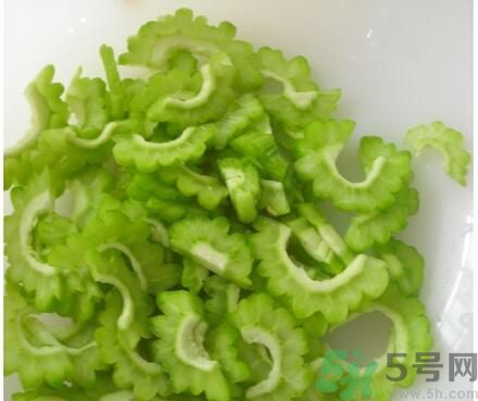 苦瓜和皮蛋一起吃能降火嗎？苦瓜能和皮蛋一起吃嗎？