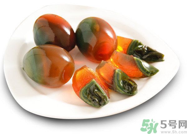 苦瓜和皮蛋一起吃能降火嗎？苦瓜能和皮蛋一起吃嗎？