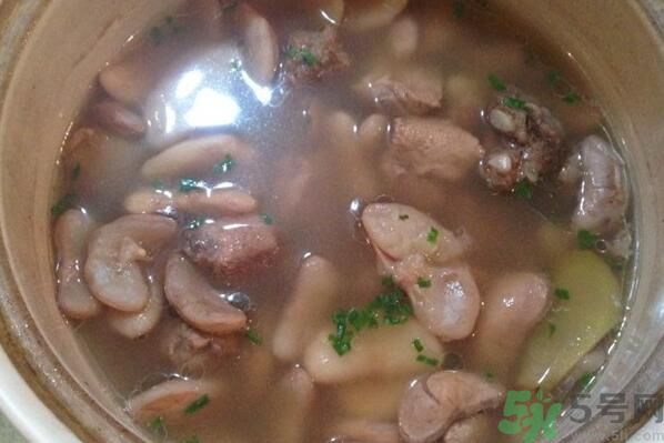 菱角可以燉湯嗎？菱角燉湯喝有什么功效？