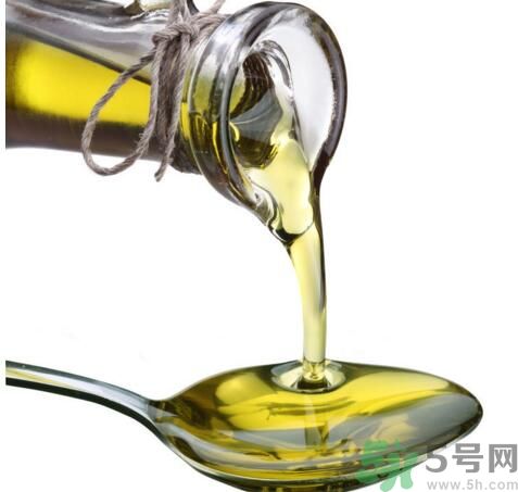 橄欖油夏天要放冰箱嗎？橄欖油可以放冰箱嗎？