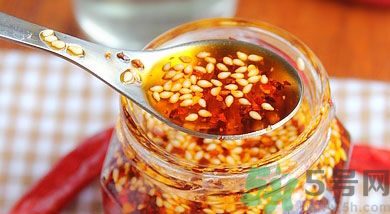 夏天辣椒油要放冰箱嗎？辣椒油可以放冰箱嗎？